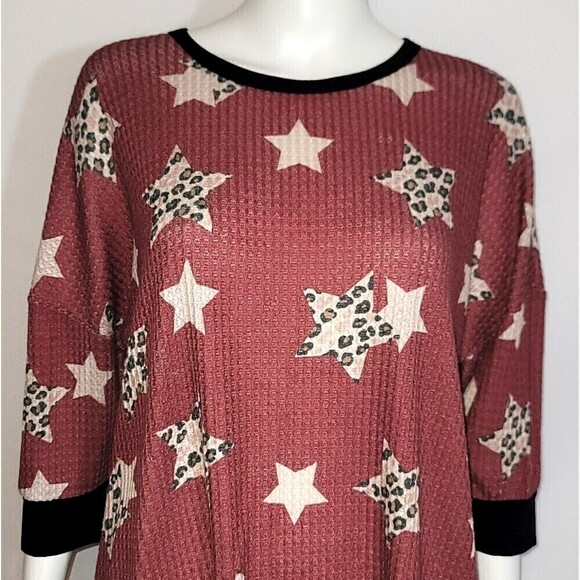 Southern Stitch 3/4 Sleeve Waffle Knit Top with Stars- Size M - Picture 4 of 8